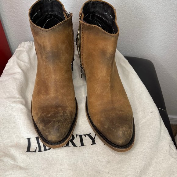 NWOT Liberty Black Studded Boots - Picture 2 of 16